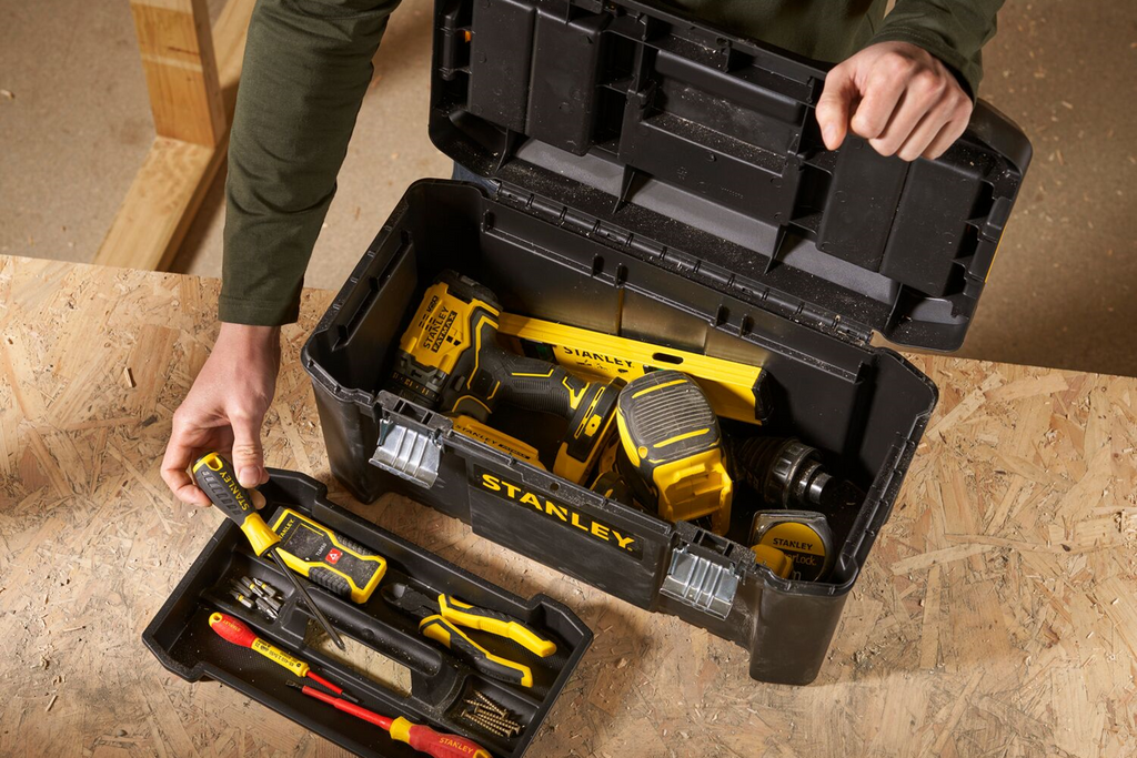 Cassetta portautensili STANLEY ESSENTIAL STST1-75521, dimensioni 480x250x250 mm, capacità 16,8 l.