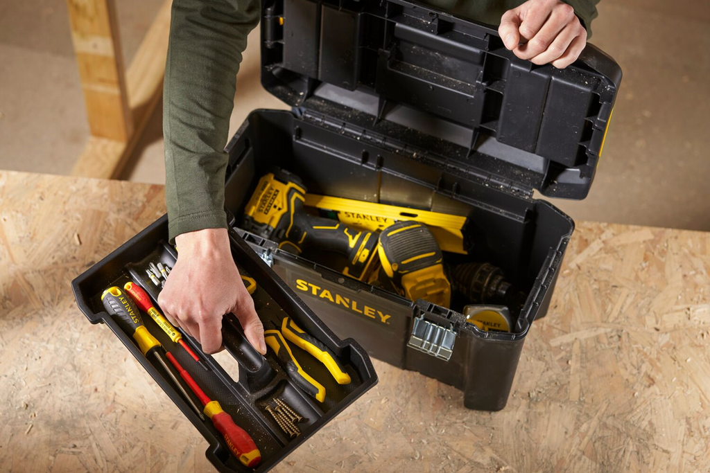 Cassetta portautensili STANLEY ESSENTIAL STST1-75521, dimensioni 480x250x250 mm, capacità 16,8 l.