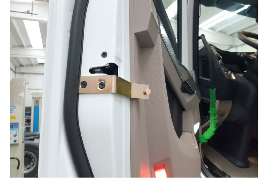Serrature aggiuntive per le porte della cabina LAMP 97934 per camion DAF