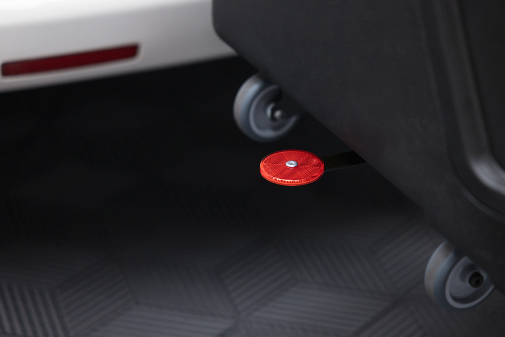 Box portabagagli da gancio traino Camper Alpha nero LED (lungo)