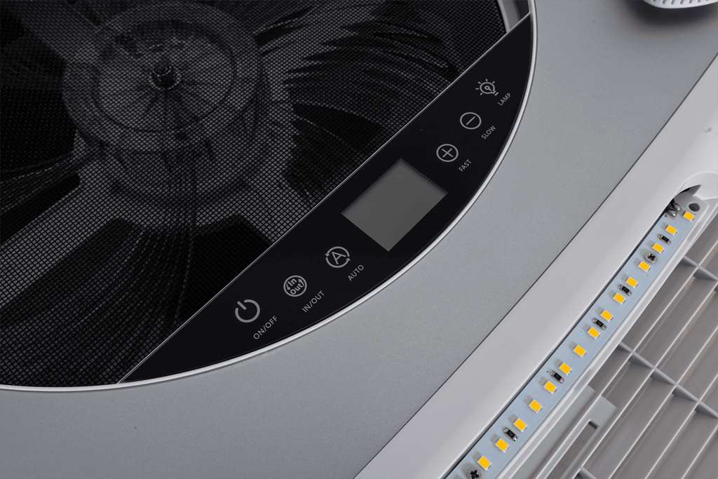 Ventilatore da tetto automatico PUNDMANN PLUS FAN per camper con illuminazione e tendina avvolgibile 400×400mm