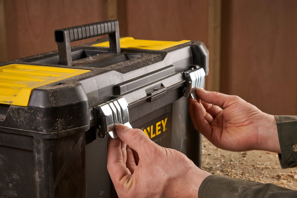 Cassetta portautensili STANLEY ESSENTIAL STST1-75521, dimensioni 480x250x250 mm, capacità 16,8 l.