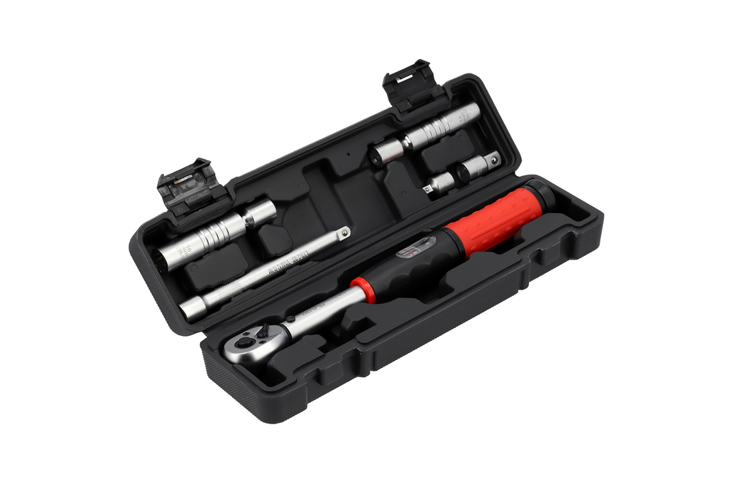 Set di chiavi dinamometriche YATO da 3/8" 10–60Nm, composto da 6 pezzi, per la sostituzione delle candele.