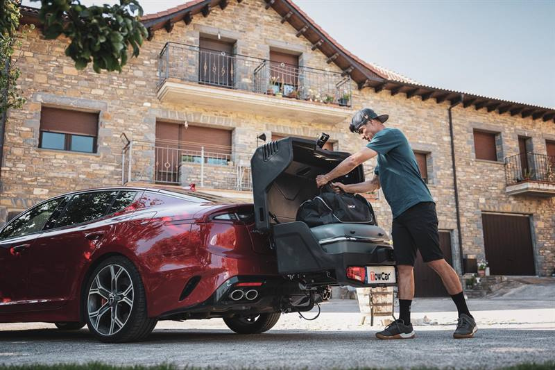 Towbox EVO grigio classico - box portabagagli da montare sul gancio di traino