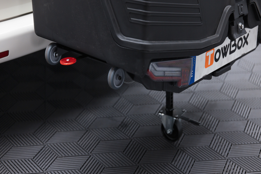 Towbox Camper Alpha LED nero (corto) - box portabagagli da gancio di traino