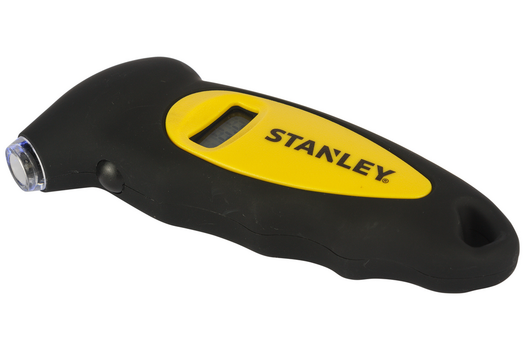 Manometro digitale per pneumatici STANLEY Automotive con intervallo di misurazione da 0 a 6,2 bar.