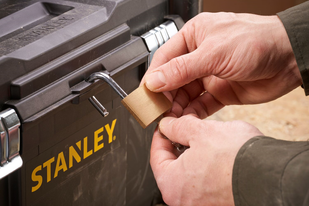 Cassetta portautensili STANLEY ESSENTIAL STST1-75521, dimensioni 480x250x250 mm, capacità 16,8 l.