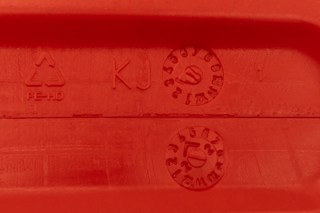 Tanica in plastica HERMON da 5 litri con imbuto, rossa